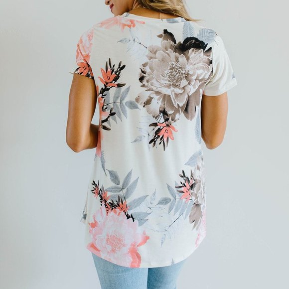 Grand Design Peach Floral V-neck - Picture 3 of 3